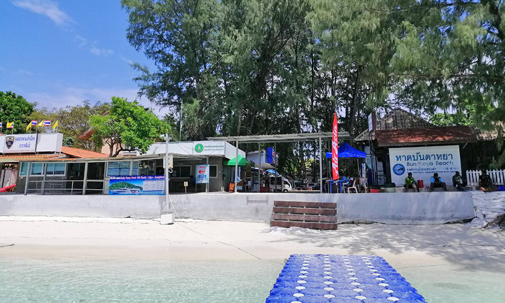 Bundhaya Beach pier terminal on Koh Lipe, departure point for speedboat to Pak Bara Pier