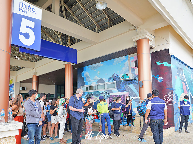 Passengers waiting at Pier 5 Pak Bara for speedboat departure to Koh Lipe