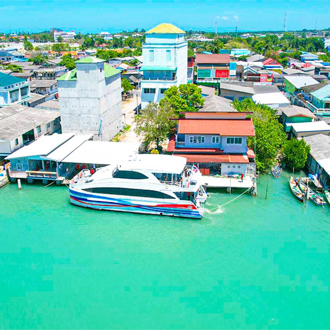 Nathon Pier Koh Samui arrival point for bus and Catamaran transfer from Surat Thani Airport